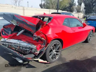 2016 Dodge Challenger R/T Scat Pack z VIN 2C3CDZFJXGH351790, wystawiony jako IAAI lot #41459795 z przebiegiem 69 129 mil mil oraz . Historia ofert i sprzedaży dostępna na DreamBid. Obrazek 4.