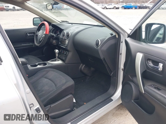 2013 Nissan Rogue S with VIN JN8AS5MTXDW043607, listed as a IAAI auction lot 41795965 with 132,741 mi miles. Bid and sale history available at carsss.com. Image 5.