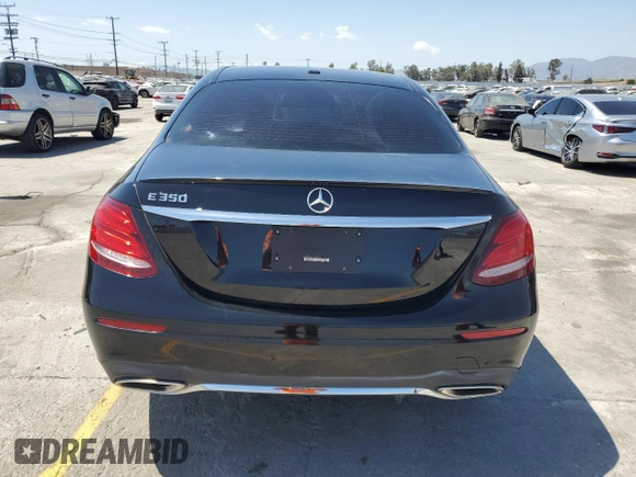 2020 Mercedes-Benz E 350 z VIN W1KZF8DB9LA809419, wystawiony jako Copart lot #57158485 z przebiegiem 61 201 mil mil oraz Szkoda całkowita • Salvage title. Historia ofert i sprzedaży dostępna na DreamBid. Obrazek 6.