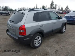 2008 Hyundai Tucson SE with VIN KM8JN72D68U762845, listed as a IAAI auction lot 41839903 with 188,546 mi miles. Bid and sale history available at carsss.com. Image 4.