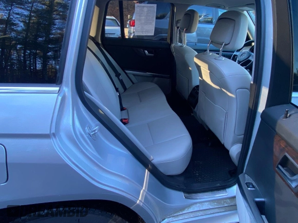 2013 Mercedes-Benz GLK 250 with VIN WDCGG0EBXDG108931, listed as a Copart auction lot 41338275 with 39,825 mi miles and Clean Title. Bid and sale history available at DreamBid. Image 6.