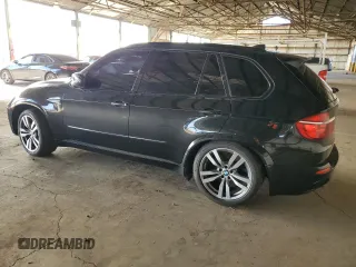 2013 BMW X5 M with VIN 5YMGY0C58D0C11770, listed as a Copart auction lot 72452824 with 131,980 mi miles and Clean Title. Bid and sale history available at carsss.com. Image 2.