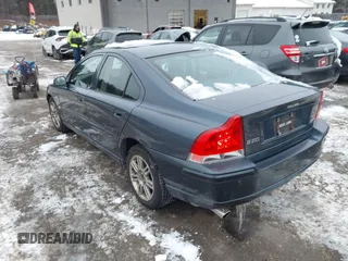 2006 Volvo S60 2.5T with VIN YV1RH592662544172, listed as a IAAI auction lot 41391185 with 245,598 mi miles. Bid and sale history available at carsss.com. Image 3.