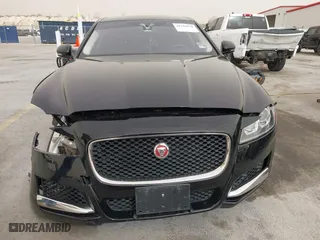 2019 Jaguar XF 25t Premium with VIN SAJBD4FX4KCY79210, listed as a IAAI auction lot 41716178 with 76,314 mi miles. Bid and sale history available at carsss.com. Image 12.