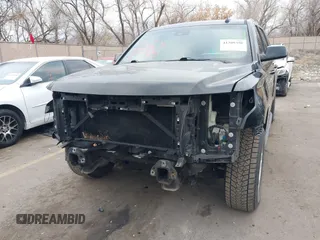 2019 Chevrolet Suburban LT with VIN 1GNSKHKC0KR159583, listed as a IAAI auction lot 41309350 with 196,844 mi miles. Bid and sale history available at carsss.com. Image 6.
