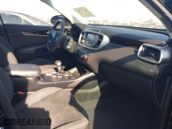 2019 Kia Sorento L with VIN 5XYPG4A33KG458915, listed as a IAAI auction lot 41377921 with Not Provided miles and . Bid and sale history available at carsss.com. Image 5.