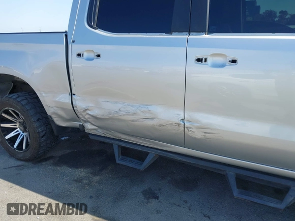 2019 Chevrolet Silverado 1500 LT Trail Boss with VIN 3GCPYFED9KG117659, listed as a IAAI auction lot 42128402 with 61,759 mi miles and . Bid and sale history available at DreamBid. Image 18.