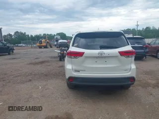 2017 Toyota Highlander XLE with VIN 5TDKZRFH2HS517308, listed as a IAAI auction lot 42170331 with 149,176 mi miles and . Bid and sale history available at DreamBid. Image 16.
