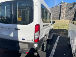2023 Ford Transit Passenger XL with VIN 1FBAX2C83PKB01131, listed as a Copart auction lot 49160085 with 500 mi miles and Clean Title. Bid and sale history available at DreamBid. Image 4.