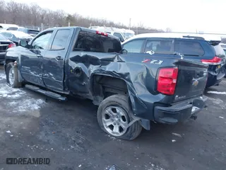 2018 Chevrolet Silverado 1500 LT with VIN 1GCVKREH6JZ162926, listed as a IAAI auction lot 41270355 with 1 mi miles. Bid and sale history available at carsss.com. Image 3.