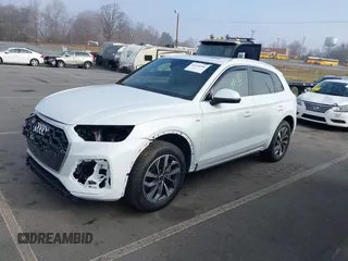 2024 Audi Q5 S line Premium z VIN WA1GAAFY0R2070950, wystawiony jako IAAI lot #41118186 z przebiegiem 3248 mil mil oraz . Historia ofert i sprzedaży dostępna na DreamBid. Obrazek 2.