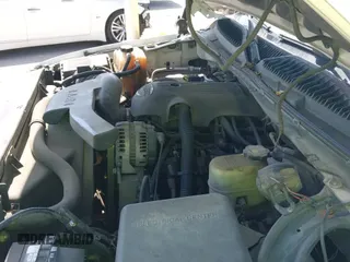 2001 Chevrolet Tahoe LS with VIN 1GNEC13T71R119158, listed as a IAAI auction lot 42862481 with 227,339 mi miles and . Bid and sale history available at DreamBid. Image 21.