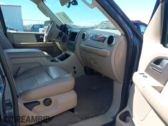 2003 Ford Expedition Eddie Bauer with VIN 1FMFU17L83LB41353, listed as a IAAI auction lot 41799881 with 252,964 mi miles. Bid and sale history available at carsss.com. Image 5.