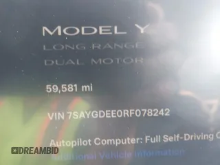 2024 Tesla Model Y Long Range z VIN 7SAYGDEE0RF078242, wystawiony jako IAAI lot #41808826 z przebiegiem 59 581 mil mil oraz . Historia ofert i sprzedaży dostępna na DreamBid. Obrazek 16.