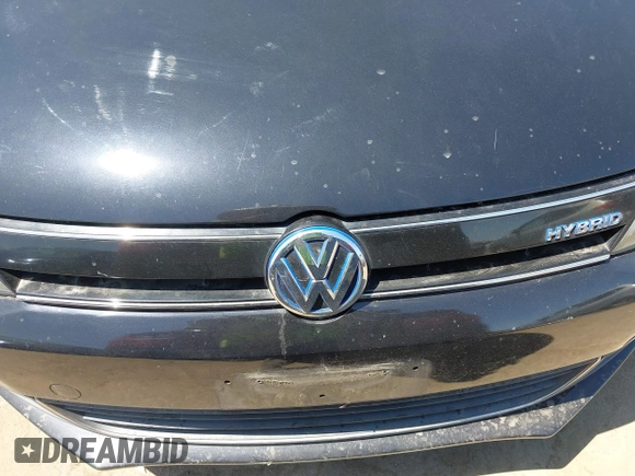 2013 Volkswagen Jetta Hybrid SE with VIN 3VW637AJ8DM299657, listed as a IAAI auction lot 42538101 with 128,822 mi miles and . Bid and sale history available at DreamBid. Image 6.