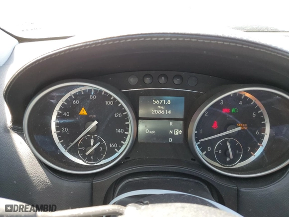 2011 Mercedes-Benz GL-Class GL 450 with VIN 4JGBF7BE3BA638812, listed as a Copart auction lot 48772555 with 208,614 mi miles and Salvage Title. Bid and sale history available at carsss.com. Image 9.