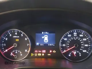 2020 Kia Sportage EX z VIN KNDPNCAC6L7696725, wystawiony jako IAAI lot #41837807 z przebiegiem 51 817 mil mil oraz . Historia ofert i sprzedaży dostępna na DreamBid. Obrazek 7.