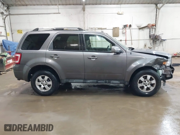 2010 Ford Escape Limited z VIN 1FMCU9EG2AKC17658, wystawiony jako IAAI lot #42430110 z przebiegiem 143 964 mil mil oraz . Historia ofert i sprzedaży dostępna na DreamBid. Obrazek 13.
