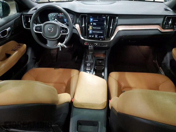 2020 Volvo V60 Momentum z VIN YV1102EK2L2361873, wystawiony jako Copart lot #47556795 z przebiegiem 55 975 mil mil oraz Szkoda całkowita • Salvage title. Historia ofert i sprzedaży dostępna na DreamBid. Obrazek 8.
