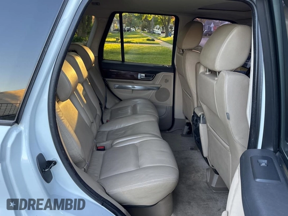 2011 Land Rover Range Rover Sport HSE with VIN SALSF2D4XBA269774, listed as a Copart auction lot 56608025 with 180,700 mi miles and Clean title. Bid and sale history available at DreamBid. Image 6.