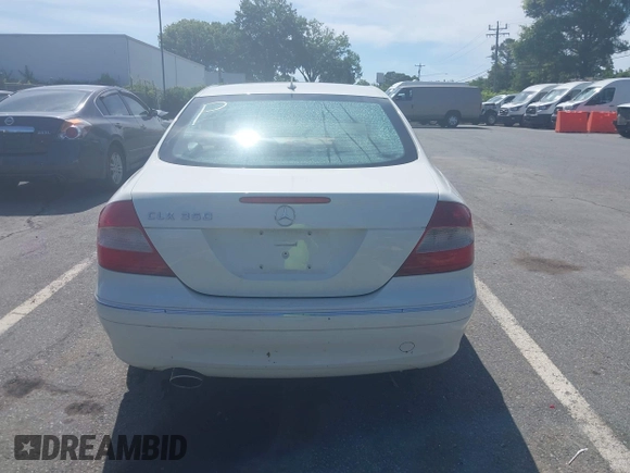 2008 Mercedes-Benz CLK 350 с VIN WDBTJ56H28F253753, выставлен на аукционе IAAI как лот 42525405 с пробегом Не указан миль и . История ставок и продаж доступна на DreamBid. Изображение 16.