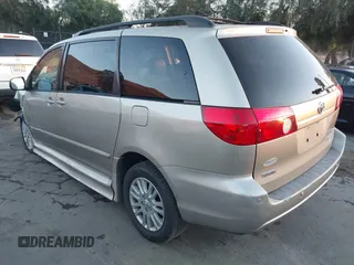 2008 Toyota Sienna XLE with VIN 5TDZK22CX8S186191, listed as a IAAI auction lot 41232329 with 109,103 mi miles. Bid and sale history available at carsss.com. Image 3.