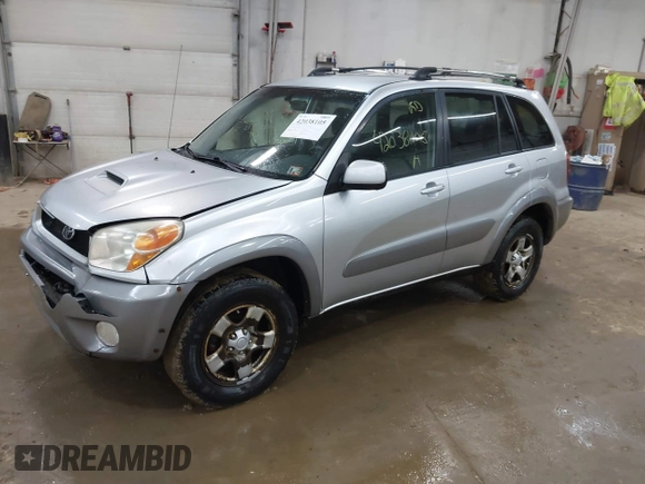 2005 Toyota RAV4 with VIN JTEHD20V456038202, listed as a IAAI auction lot 42038105 with 231,942 mi miles. Bid and sale history available at carsss.com. Image 2.