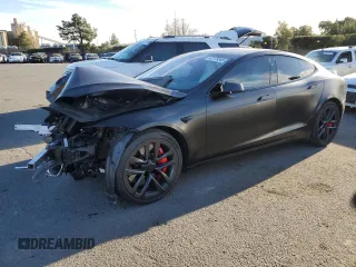 2024 Tesla Model S Plaid z VIN 5YJSA1E65RF533887, wystawiony jako Copart lot #42178345 z przebiegiem Nie podano mil oraz Szkoda całkowita • Salvage title. Historia ofert i sprzedaży dostępna na DreamBid. Obrazek 1.