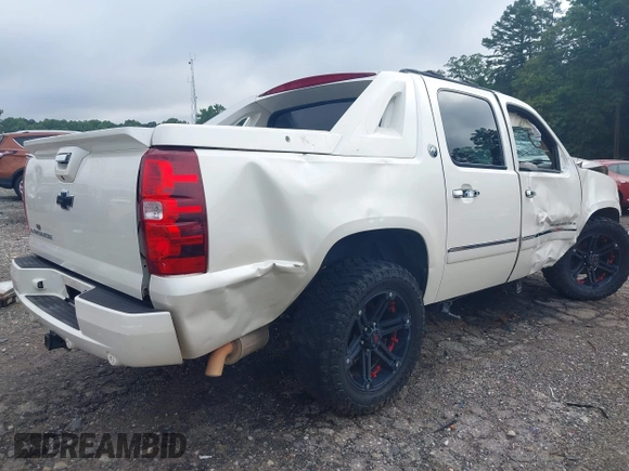 2013 Chevrolet Avalanche LTZ with VIN 3GNMCGE01DG280823, listed as a IAAI auction lot 42523302 with 193,255 mi miles and . Bid and sale history available at DreamBid. Image 4.