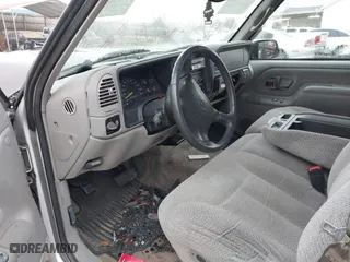 1997 Chevrolet Tahoe with VIN 1GNEK13R0VJ351919, listed as a IAAI auction lot 41028840 with 218,937 mi miles. Bid and sale history available at carsss.com. Image 14.