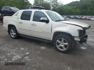 2013 Chevrolet Avalanche LTZ z VIN 3GNTKGE77DG277811, wystawiony jako Copart lot #58436905 z przebiegiem 126 603 mil mil oraz Szkoda całkowita • Salvage title. Historia ofert i sprzedaży dostępna na DreamBid. Obrazek 4.