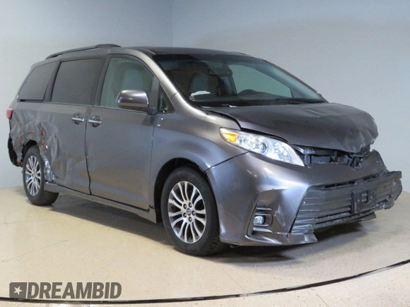 2018 Toyota Sienna XLE Auto Access Seat with VIN 5TDYZ3DC3JS921237, listed as a Copart auction lot 77463384 with 58,821 mi miles and Salvage Title. Bid and sale history available at carsss.com. Image 1.