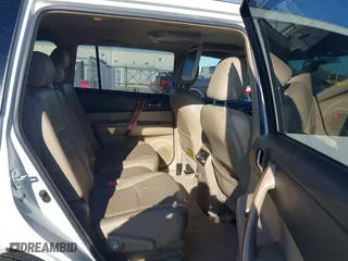 2009 Toyota Highlander Limited with VIN JTEDS42A392089990, listed as a IAAI auction lot 41797493 with 186,739 mi miles. Bid and sale history available at carsss.com. Image 8.