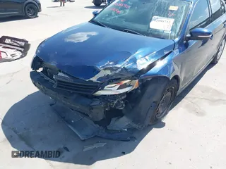 2014 Volkswagen Jetta SE z VIN 3VWD17AJ9EM402714, wystawiony jako IAAI lot #42088715 z przebiegiem 115 291 mil mil oraz . Historia ofert i sprzedaży dostępna na DreamBid. Obrazek 6.