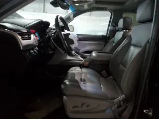 2016 Chevrolet Tahoe LT z VIN 1GNSKBKC0GR429058, wystawiony jako Copart lot #51517455 z przebiegiem 131 068 mil mil oraz Szkoda całkowita • Salvage title. Historia ofert i sprzedaży dostępna na DreamBid. Obrazek 7.