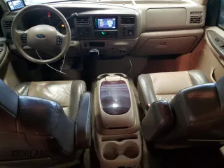 2004 Ford Excursion Eddie Bauer z VIN 1FMSU45P84EB01639, wystawiony jako Copart lot #84080724 z przebiegiem 239 334 mil mil oraz Czysty tytuł • Clean title. Historia ofert i sprzedaży dostępna na DreamBid. Obrazek 8.