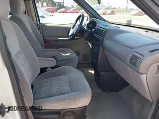 2003 Chevrolet Venture Plus with VIN 1GNDU03E53D175748, listed as a IAAI auction lot 41679272 with 150,862 mi miles. Bid and sale history available at carsss.com. Image 5.