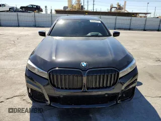 2022 BMW 7 Series 740i with VIN WBA7T2C00NCK41427, listed as a Copart auction lot 65962033 with 17,842 mi miles. Bid and sale history available at carsss.com. Image 5.