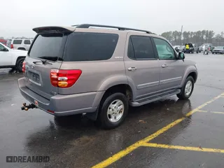 2002 Toyota Sequoia Limited with VIN 5TDZT38A52S117036, listed as a IAAI auction lot 41552478 with 275,583 mi miles. Bid and sale history available at carsss.com. Image 4.