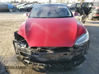 2017 Tesla Model S 60 with VIN 5YJSA1E15HF210006, listed as a Copart auction lot 85096644 with 225,497 mi miles and Salvage title. Bid and sale history available at DreamBid. Image 5.