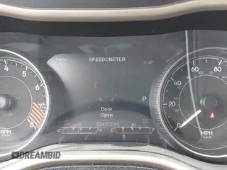 2014 Jeep Cherokee Limited with VIN 1C4PJMDS0EW232018, listed as a IAAI auction lot 41892070 with 224,372 mi miles. Bid and sale history available at carsss.com. Image 7.