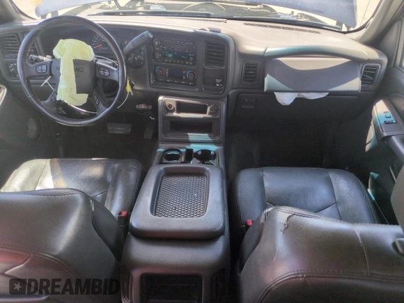 2006 GMC Sierra 2500HD SLT z VIN 1GTHK29D76E173105, wystawiony jako Copart lot #56940725 z przebiegiem 303 246 mil mil oraz Szkoda całkowita • Salvage title. Historia ofert i sprzedaży dostępna na DreamBid. Obrazek 8.