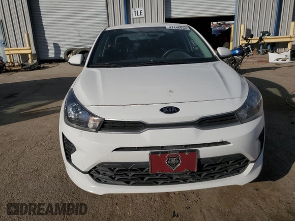 2021 Kia Rio LX with VIN 3KPA24AD2ME425093, listed as a Copart auction lot 47446655 with 62,306 mi miles and Salvage Title. Bid and sale history available at carsss.com. Image 5.