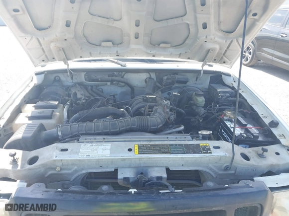 2005 Ford Ranger XL with VIN 1FTYR10U05PA40322, listed as a IAAI auction lot 41891401 with 230,985 mi miles. Bid and sale history available at carsss.com. Image 10.
