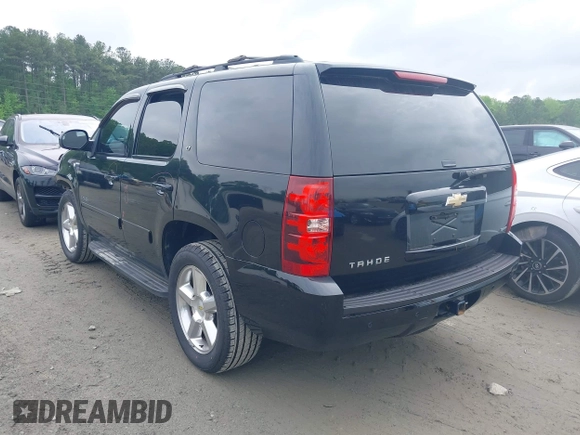 2010 Chevrolet Tahoe LT z VIN 1GNMCBE38AR113187, wystawiony jako IAAI lot #42120278 z przebiegiem 190 030 mil mil oraz . Historia ofert i sprzedaży dostępna na DreamBid. Obrazek 3.