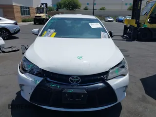 2017 Toyota Camry XLE z VIN 4T1BF1FK4HU377694, wystawiony jako IAAI lot #42375026 z przebiegiem 107 760 mil mil oraz . Historia ofert i sprzedaży dostępna na DreamBid. Obrazek 13.