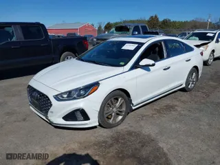 2018 Hyundai Sonata Limited with VIN 5NPE34AF1JH700511, listed as a IAAI auction lot 41589903 with 180,881 mi miles. Bid and sale history available at carsss.com. Image 2.