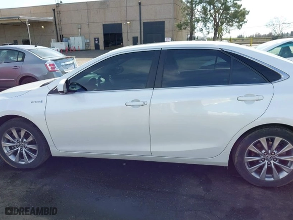 2016 Toyota Camry Hybrid LE with VIN 4T1BD1FK6GU194723, listed as a IAAI auction lot 41524555 with NaN miles. Bid and sale history available at carsss.com. Image 15.