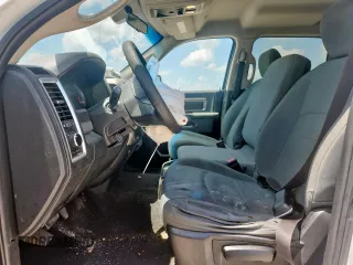 2017 Ram 2500 SLT z VIN 3C6TR5DT2HG651892, wystawiony jako Copart lot #61003895 z przebiegiem 211 057 mil mil oraz Szkoda całkowita • Salvage title. Historia ofert i sprzedaży dostępna na DreamBid. Obrazek 7.