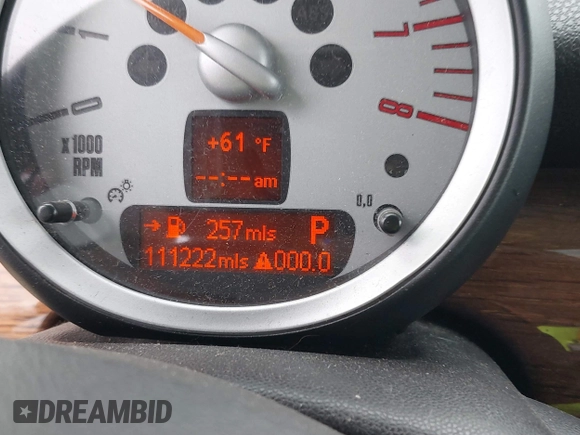 2007 MINI Hardtop S with VIN WMWMF73527TL89861, listed as a IAAI auction lot 41953013 with 111,222 mi miles and . Bid and sale history available at DreamBid. Image 7.